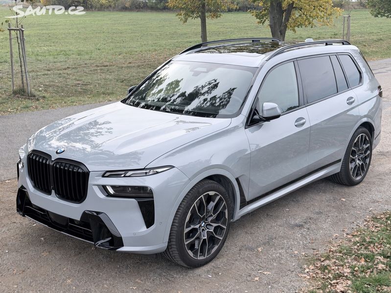 BMW X7, Nelakováno, předplacený servis